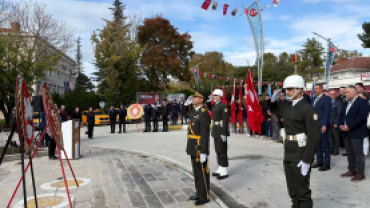 29 Ekim Cumhuriyet Bayramı’mızın 103. yıl dönümü münasebetiyle Atatürk Anıtı’nda çelenk sunma töreni gerçekleştirildi.