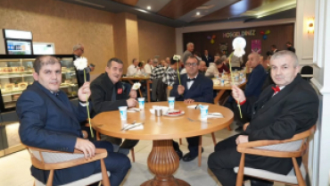 3 Aralık Dünya Engelliler Günü kapsamında ilçemizdeki özel bireylerimizi Pınarhisar Millet Kafe ve Restoran’da misafir ettik.