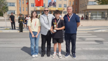 30 Ağustos Zafer Bayramı’nın yıl dönümü, ilçemizde düzenlenen tören ve etkinliklerle büyük bir gurur ve coşkuyla kutlandı.
