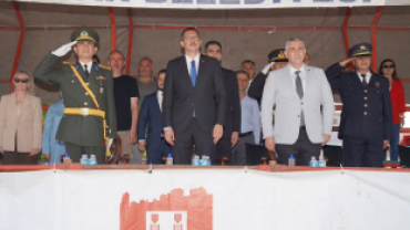 30 Ağustos Zafer Bayramı’nın yıl dönümü, ilçemizde düzenlenen tören ve etkinliklerle büyük bir gurur ve coşkuyla kutlandı.