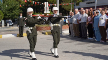 30 Ağustos Zafer Bayramı’nın yıl dönümü, ilçemizde düzenlenen tören ve etkinliklerle büyük bir gurur ve coşkuyla kutlandı.