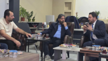 İlçemizde elim bir trafik kazası geçiren kıymetli abimiz Burhan Ataş’ın ailesine geçmiş olsun ziyaretinde bulunduk.