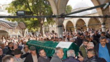 AK Parti Lüleburgaz İlçe Başkanımız Sayın Abdussamed Kayalı’nın kıymetli abisi merhum Serhat Kayalı’nın cenaze törenine katılarak, Kayalı ailesinin acısını paylaştık.