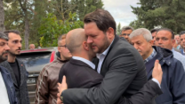 AK Parti Lüleburgaz İlçe Başkanımız Sayın Abdussamed Kayalı’nın kıymetli abisi merhum Serhat Kayalı’nın cenaze törenine katılarak, Kayalı ailesinin acısını paylaştık.