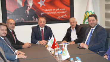 AK Parti MKYK Üyemiz, 25. Dönem Sinop Milletvekilimiz Sayın Cengiz Tokmak ve teşkilat mensuplarımızla birlikte S.S. 296 Sayılı Pınarhisar Yağlı Tohumlar Tarım Satış Kooperatifimizi ziyaret ettik.