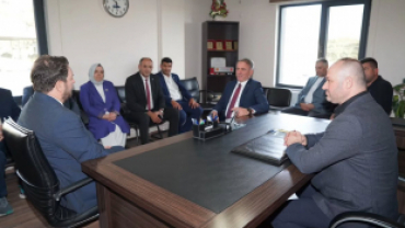 AK Parti MKYK Üyemiz, 25. Dönem Sinop Milletvekilimiz Sayın Cengiz Tokmak ve teşkilat mensuplarımızla birlikte Pınarhisar Karayolu Yük Taşıma ve İşletme Kooperatifimizi ziyaret ettik.