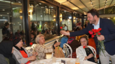 Anneler Günü’ne özel düzenlediğimiz programımızda kıymetli annelerimiz ve anne adaylarımızla bir araya gelmenin mutluluğunu yaşadık.