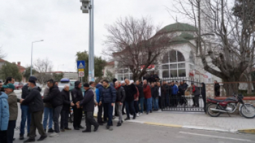 Bayram namazımızı Beşyol 100. Yıl Camii’nde eda ettikten sonra, kıymetli hemşehrilerimizle ve cami cemaatimizle bayramlaştık.