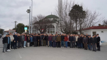 Bayram namazımızı Beşyol 100. Yıl Camii’nde eda ettikten sonra, kıymetli hemşehrilerimizle ve cami cemaatimizle bayramlaştık.