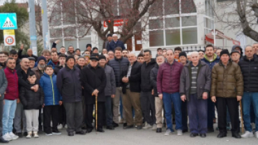 Bayram namazımızı Beşyol 100. Yıl Camii’nde eda ettikten sonra, kıymetli hemşehrilerimizle ve cami cemaatimizle bayramlaştık.