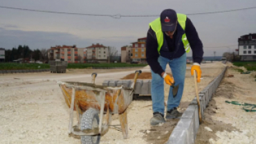 Belediye Başkan Vekilimiz Cem Duralı, Belediye Başkan Yardımcımız Serhat Özgen ve Meclis Sayın Samet Ekim ile birlikte ilçemizde devam eden çalışmaları yerinde inceleyerek yürütülen faaliyetler hakkında değerlendirmelerde bulundu.