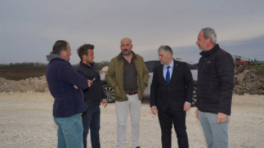 Belediye Başkan Vekilimiz Cem Duralı, Belediye Başkan Yardımcımız Serhat Özgen ve Meclis Sayın Samet Ekim ile birlikte ilçemizde devam eden çalışmaları yerinde inceleyerek yürütülen faaliyetler hakkında değerlendirmelerde bulundu.