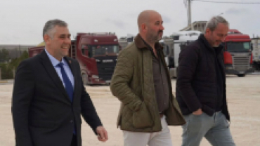 Belediye Başkan Vekilimiz Cem Duralı, Belediye Başkan Yardımcımız Serhat Özgen ve Meclis Sayın Samet Ekim ile birlikte ilçemizde devam eden çalışmaları yerinde inceleyerek yürütülen faaliyetler hakkında değerlendirmelerde bulundu.