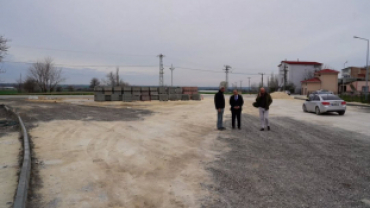 Belediye Başkan Vekilimiz Cem Duralı, Belediye Başkan Yardımcımız Serhat Özgen ve Meclis Sayın Samet Ekim ile birlikte ilçemizde devam eden çalışmaları yerinde inceleyerek yürütülen faaliyetler hakkında değerlendirmelerde bulundu.