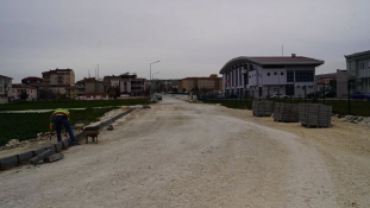 Belediye Başkan Vekilimiz Cem Duralı, Belediye Başkan Yardımcımız Serhat Özgen ve Meclis Sayın Samet Ekim ile birlikte ilçemizde devam eden çalışmaları yerinde inceleyerek yürütülen faaliyetler hakkında değerlendirmelerde bulundu.