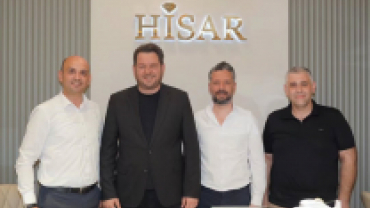 Geçtiğimiz hafta ilçemizde hizmet vermeye başlayan Hisar Kuyumculuk işletmesini ziyaret ederek, hayırlı olsun dileklerimizi ilettik.