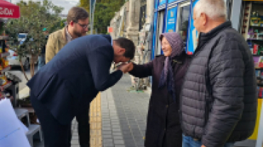 Belediye Başkanımız Sayın İhsan Talay Cumhuriyet Meydanımızdaki dükkanlarımızın kentsel iyileştirme çalışmalarımızı yerinde inceledi.