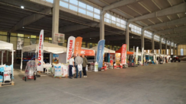 Belediye Başkanımız Sayın İhsan Talay İlçemiz esnaflarından Anıl Petek öncülüğünde düzenlenen Petek Zahire Tarım Şenliğine katılım sağladı.