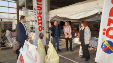 Belediye Başkanımız Sayın İhsan Talay İlçemiz esnaflarından Anıl Petek öncülüğünde düzenlenen Petek Zahire Tarım Şenliğine katılım sağladı.