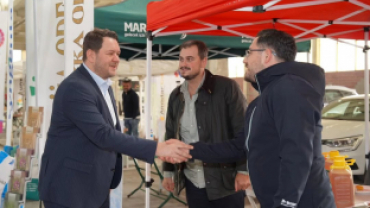 Belediye Başkanımız Sayın İhsan Talay İlçemiz esnaflarından Anıl Petek öncülüğünde düzenlenen Petek Zahire Tarım Şenliğine katılım sağladı.