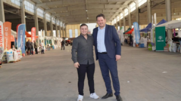 Belediye Başkanımız Sayın İhsan Talay İlçemiz esnaflarından Anıl Petek öncülüğünde düzenlenen Petek Zahire Tarım Şenliğine katılım sağladı.