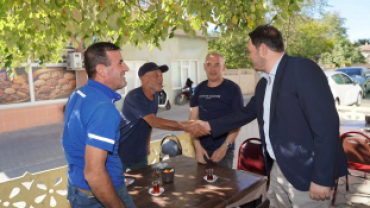 Beylik Mahallemizde bulunan Çınaraltı Kıraathanesi’ni ziyaret ederek kıymetli hemşehrilerimizle bir araya geldik.