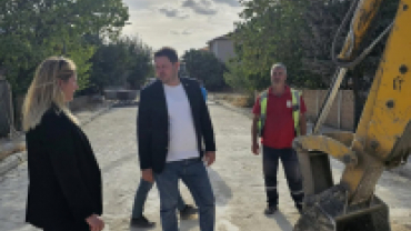 Beylik Mahallesi 504. Sokak’ta devam eden kilit taşı üstyapı çalışmalarını yerinde inceledik.