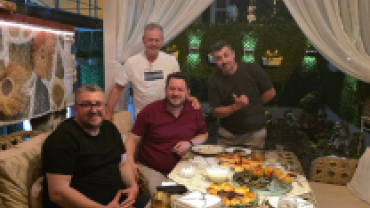 Bu akşam 19 Evler’de Debre ve Aptırnak ailelerinin misafiri olduk.
