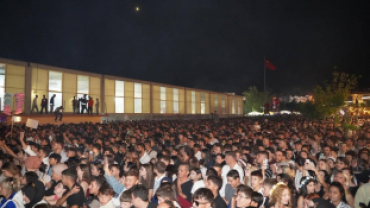 Bugün festivalimizin son gününde, Türk müziğinin genç yıldızlarından Semicenk sahnemizi şarkıları ve enerjisiyle doldurdu