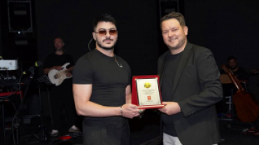 Bugün festivalimizin son gününde, Türk müziğinin genç yıldızlarından Semicenk sahnemizi şarkıları ve enerjisiyle doldurdu