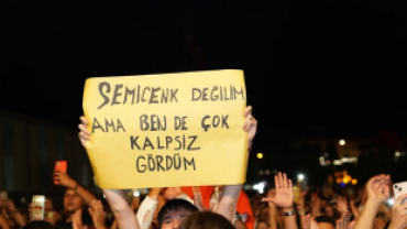 Bugün festivalimizin son gününde, Türk müziğinin genç yıldızlarından Semicenk sahnemizi şarkıları ve enerjisiyle doldurdu