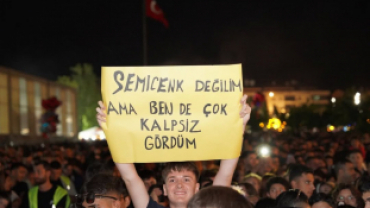 Bugün festivalimizin son gününde, Türk müziğinin genç yıldızlarından Semicenk sahnemizi şarkıları ve enerjisiyle doldurdu