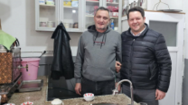 Caner Okuroğlu abimizin Beşyolda hizmete açtığı Beşyol Kıraathanesi’ni ziyaret ederek hayırlı olsun dileklerimizi ilettik.