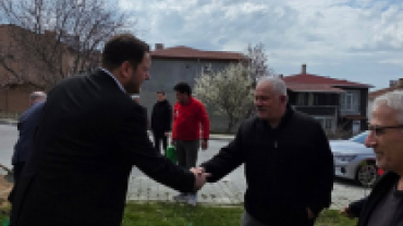 TOKİ Camii bahçesine bağışladığı fidanların dikimini gerçekleştirdik.