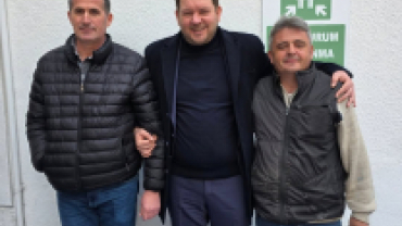 Cuma namazı sonrası esnaf ve vatandaşımızı ziyaret ederek hal hatırlarını sorduk.