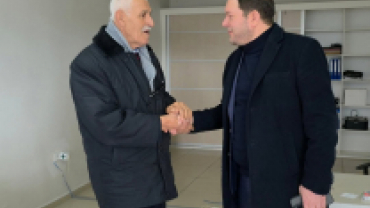 Cuma namazı sonrası esnaf ve vatandaşımızı ziyaret ederek hal hatırlarını sorduk.