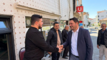 Esnaf ve vatandaşlarımızı ziyaret ederek hemşehrilerimizin talep ve önerilerini dinledik, sohbetlerine ortak olduk.