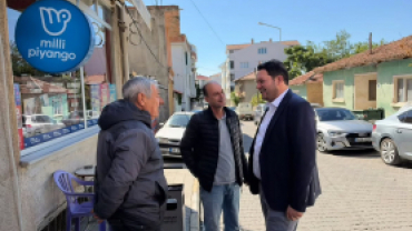 Esnaf ve vatandaşlarımızı ziyaret ederek hemşehrilerimizin talep ve önerilerini dinledik, sohbetlerine ortak olduk.