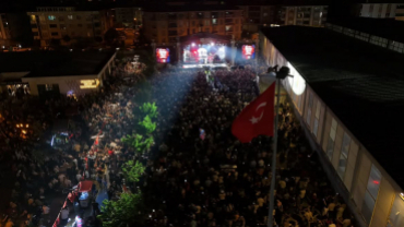 Festivalimizin ikinci gününde sevilen sanatçı İrem Derici’yi Pınarhisar’ımızda ağırladık.