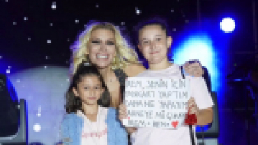 Festivalimizin ikinci gününde sevilen sanatçı İrem Derici’yi Pınarhisar’ımızda ağırladık.