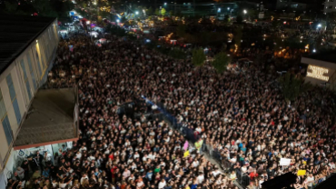 Festivalimizin ikinci gününde sevilen sanatçı İrem Derici’yi Pınarhisar’ımızda ağırladık.