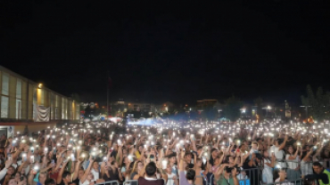 Festivalimizin ikinci gününde sevilen sanatçı İrem Derici’yi Pınarhisar’ımızda ağırladık.