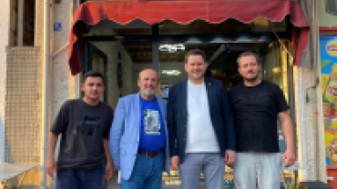 Hafta sonu mesaimizde esnaf ve vatandaşlarımızla bir araya gelerek hal ve hatırlarını sorduk.