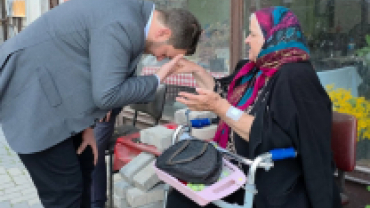 Hafta sonu mesaimizde ilçemizdeki esnaflarımızı ve vatandaşlarımızı ziyaret ederek hal ve hatırlarını sorduk.