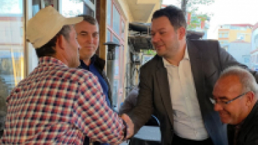 Hafta sonu mesaimizde ilçemizdeki esnaflarımızı ve vatandaşlarımızı ziyaret ederek hal ve hatırlarını sorduk.