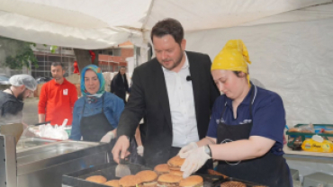 Her Okulda Birlik, Her Sofrada Kardeşlik” etkinliğimizin 5. durağında İmam Hatip Ortaokulumuzda kıymetli öğrencilerimizle bir araya geldik.