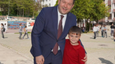 “Her Okulda Birlik, Her Sofrada Kardeşlik” projemizin 7. ve son durağında Atatürk Ortaokulumuzda kıymetli öğrencilerimizle bir araya geldik.