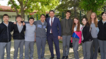 “Her Okulda Birlik, Her Sofrada Kardeşlik” projemizin 7. ve son durağında Atatürk Ortaokulumuzda kıymetli öğrencilerimizle bir araya geldik.
