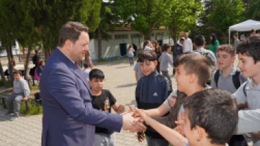 “Her Okulda Birlik, Her Sofrada Kardeşlik” projemizin 7. ve son durağında Atatürk Ortaokulumuzda kıymetli öğrencilerimizle bir araya geldik.