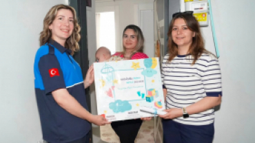 “Pınarhisarı'mıza Hoş Geldin Bebek” diyerek ailemize yeni katılan küçük hemşehrilerimizin hediyelerini takdim ettik